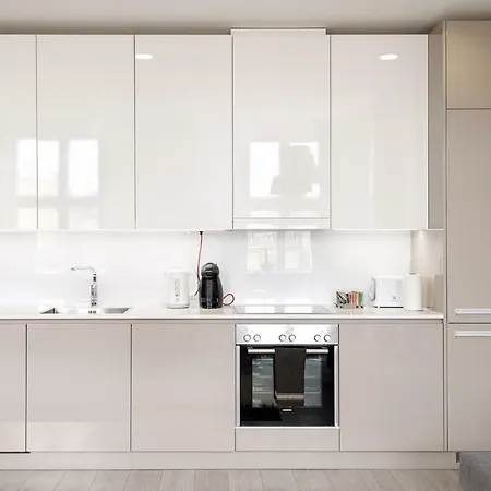 New Modern Floor Apartment *