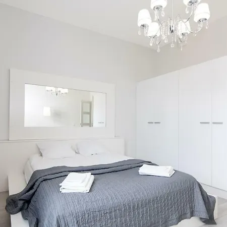 New Modern Floor Huoneisto Helsinki